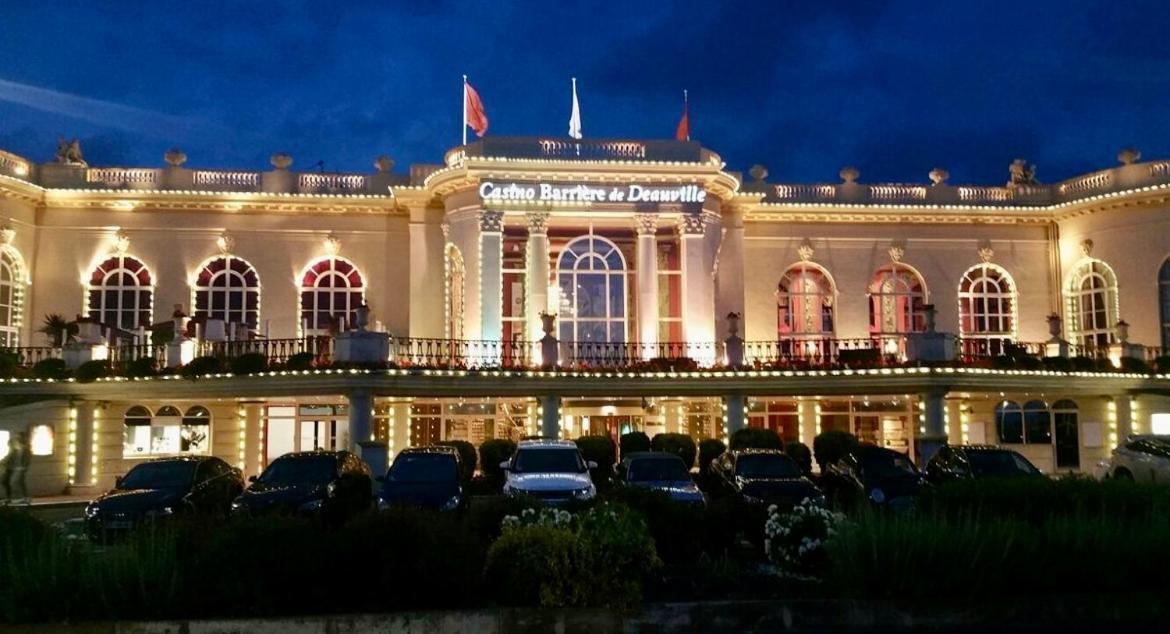L'Ancre Rouge Deauville Esterno foto